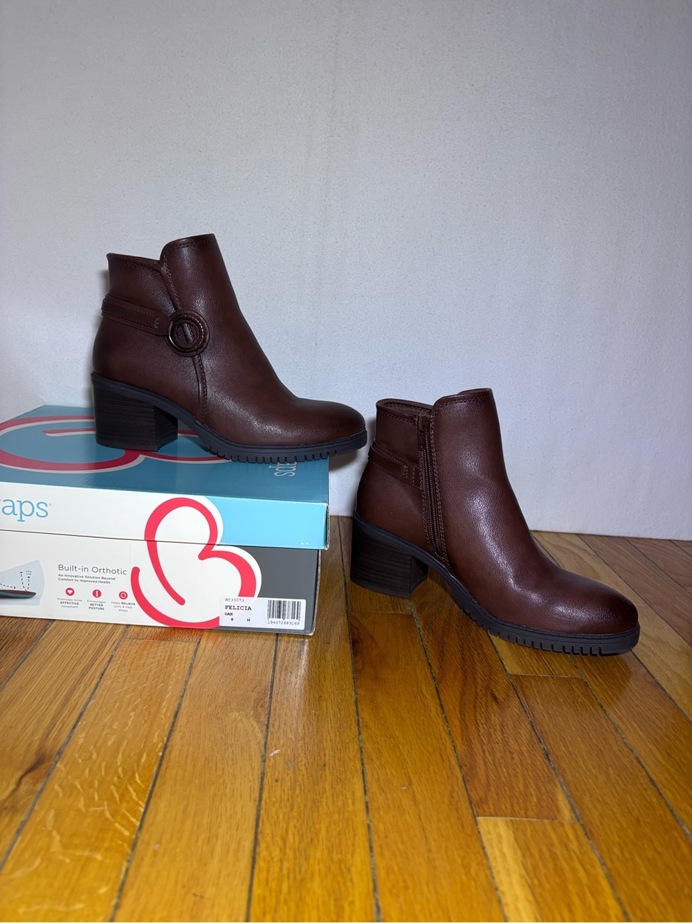 Baretraps Felicia Oak Ankle Booties Women’s 8M Posture Plus New in Box